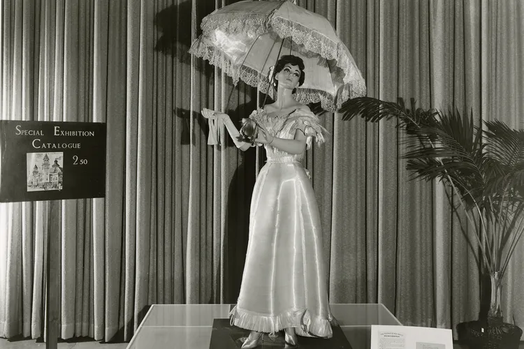 The Libbey Glass Company debuted this spun-glass gown at the 1893 Chicago World's Fair.