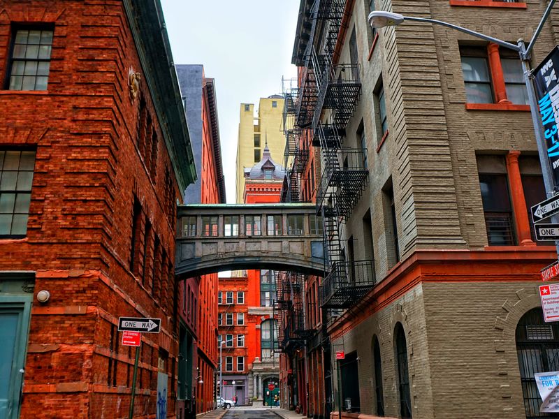 NYC's Staple Street SkyBridge Smithsonian Photo Contest Smithsonian