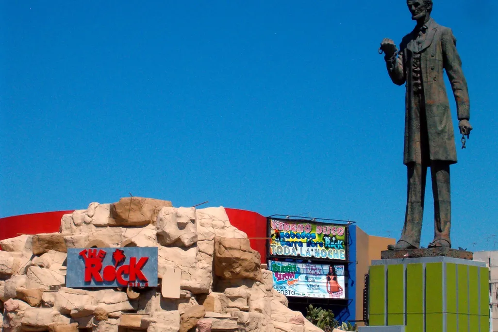 Abraham Lincoln Rocks in Tijuana