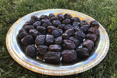 The Muslim equivalent of the "apple a day" proverb is “seven dates a day keeps the doctor away.”