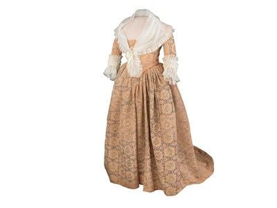 A dress worn by Martha Washington from the collection of the National Museum of American History. The gown's basic style is typical of the early 1780s. 
