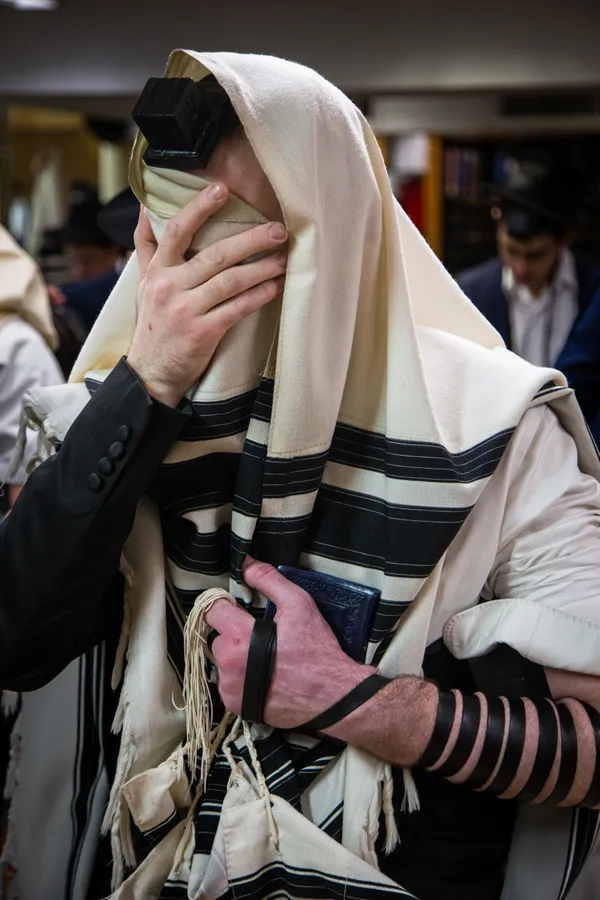 Orthodox Jewish Man in Prayer thumbnail