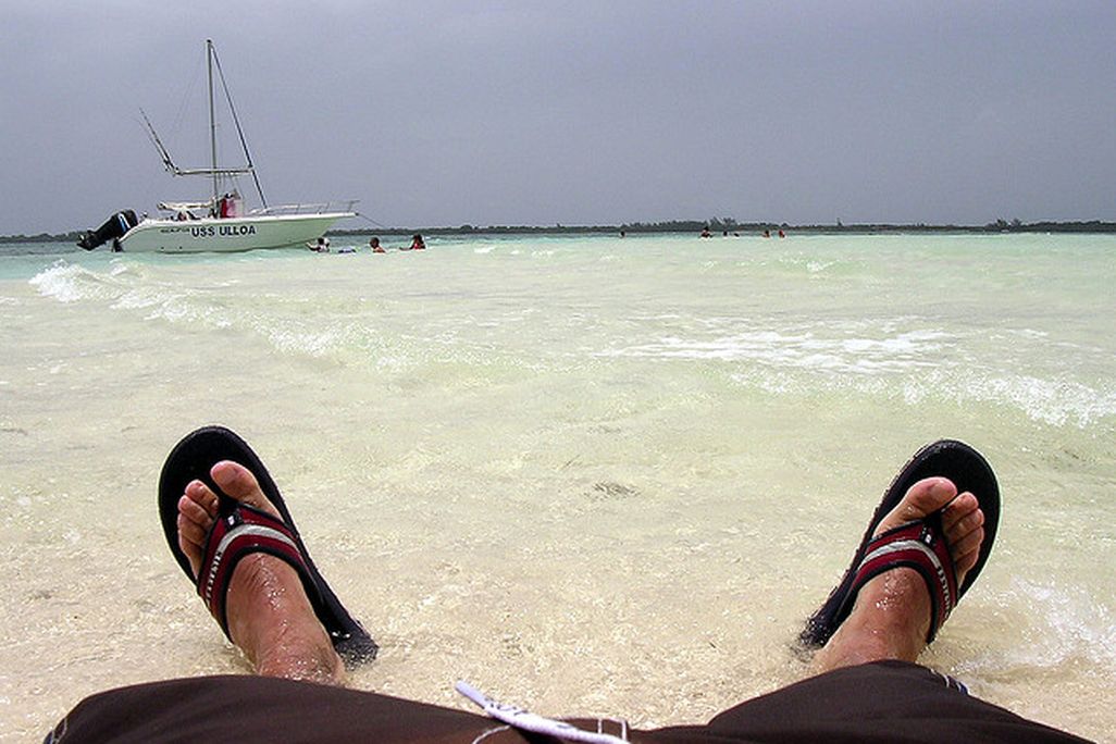 20121005035015beach.jpg
