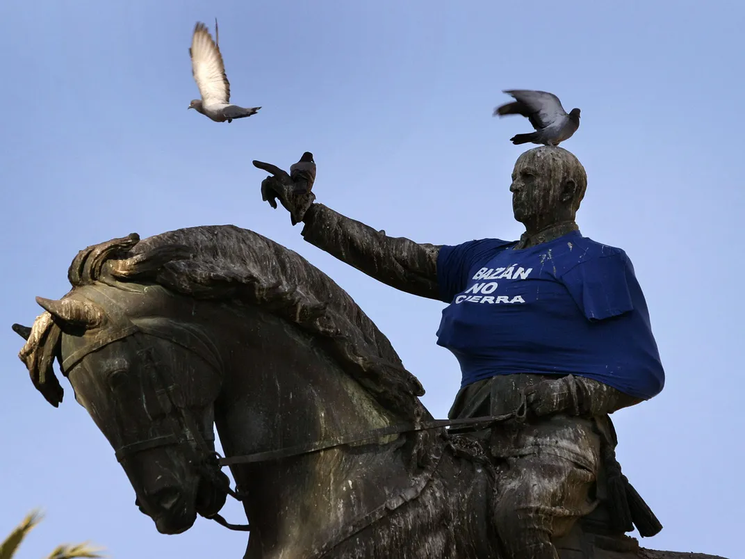 Pigeons on Statue