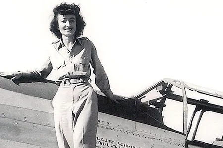 Vi Cowden during her service with the WASP in the 1940s.