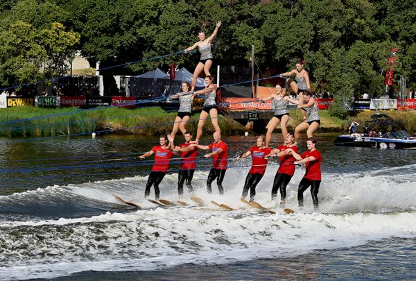 WATER SKI thumbnail