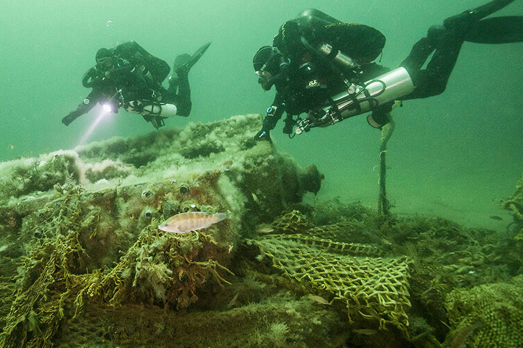 Stellwagen Bank Shipwreck and Divers