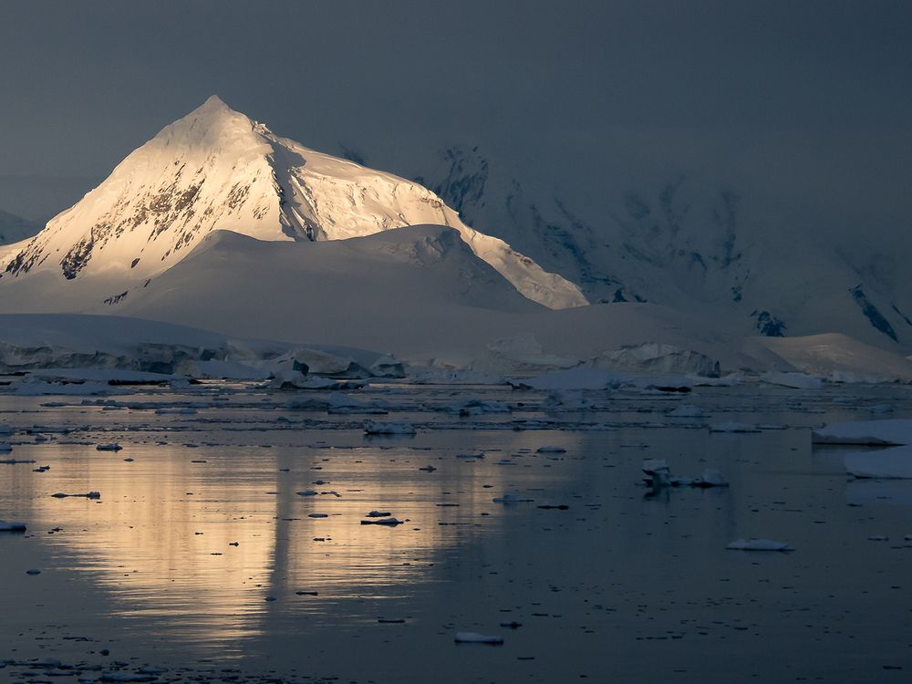 Sunset in Antarctica | Smithsonian Photo Contest | Smithsonian Magazine