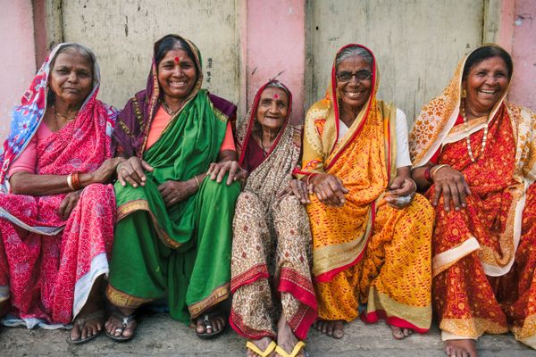 Women and the Decline of Everyday Cultural Attire thumbnail