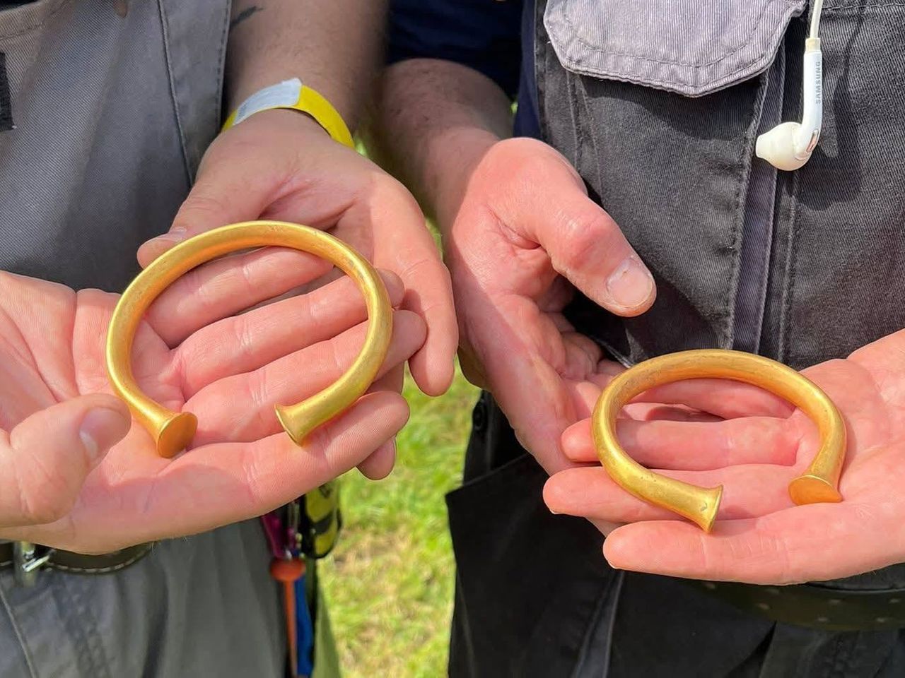 gold-bands.jpg
