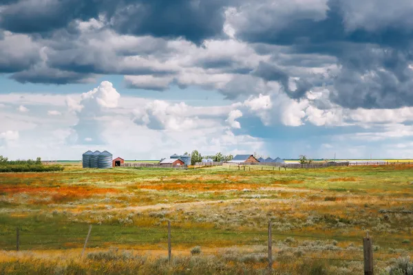 A farm on the Prairie thumbnail