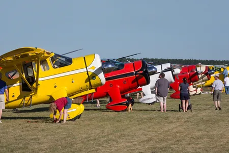 In 2014, the lineup of Howards at the Siren, Wisconsin airport eventually reached 14.