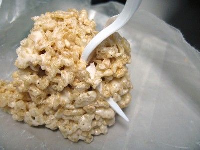 20110520090148rice-krispy-treat-by-elorgwhee-400x300.jpg