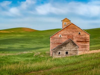 These Beautiful Barns Tell the Story of the United States image