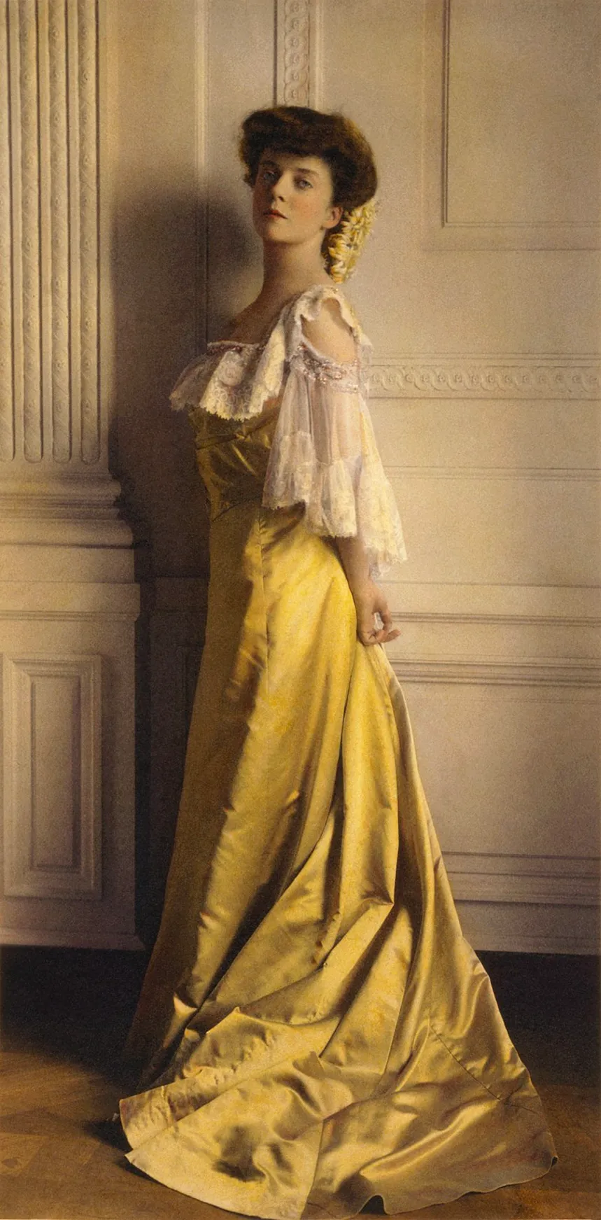 Hand-tinted 1903 photograph of Alice