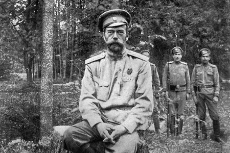 Nicholas II with guards outside the imperial palace.