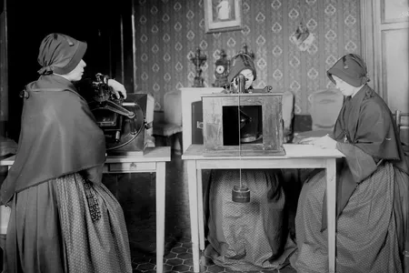 Sisters Emilia Ponzoni, Regina Colombo, Concetta Finardi and Luigia Panceri mapped the positions and brightness of 481,215 stars. 