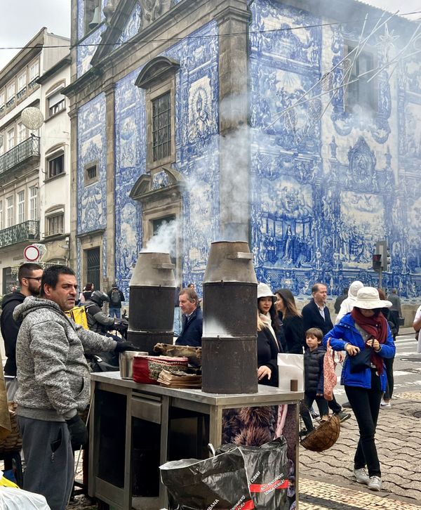 The scent (& smoke) of roasting chestnuts on the streets of Portugal thumbnail