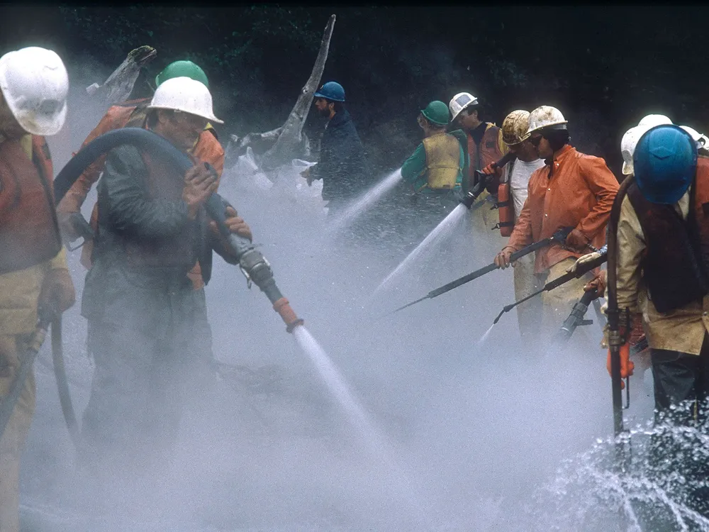 Crew Cleaning Up After Exxon Valdez Spill