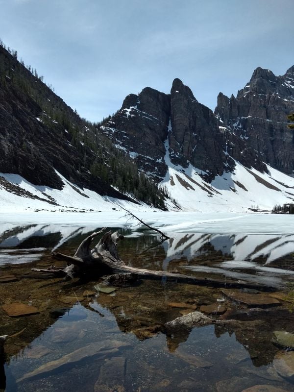Mountain Lake in Canadian Rockies thumbnail