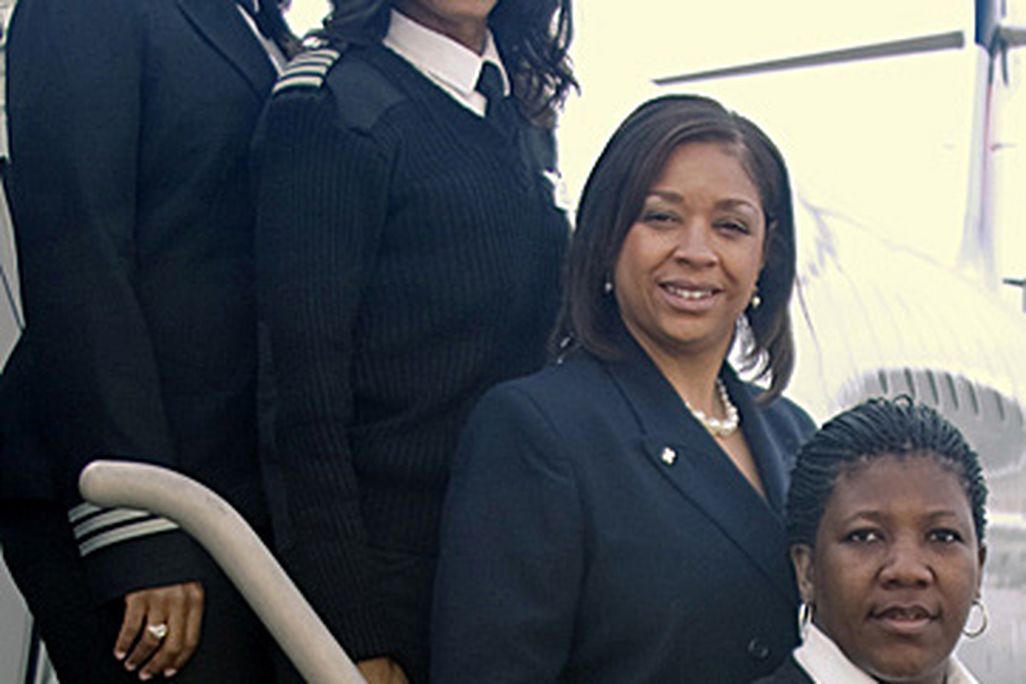 Female-Afric-Amer-crew-505b.jpg