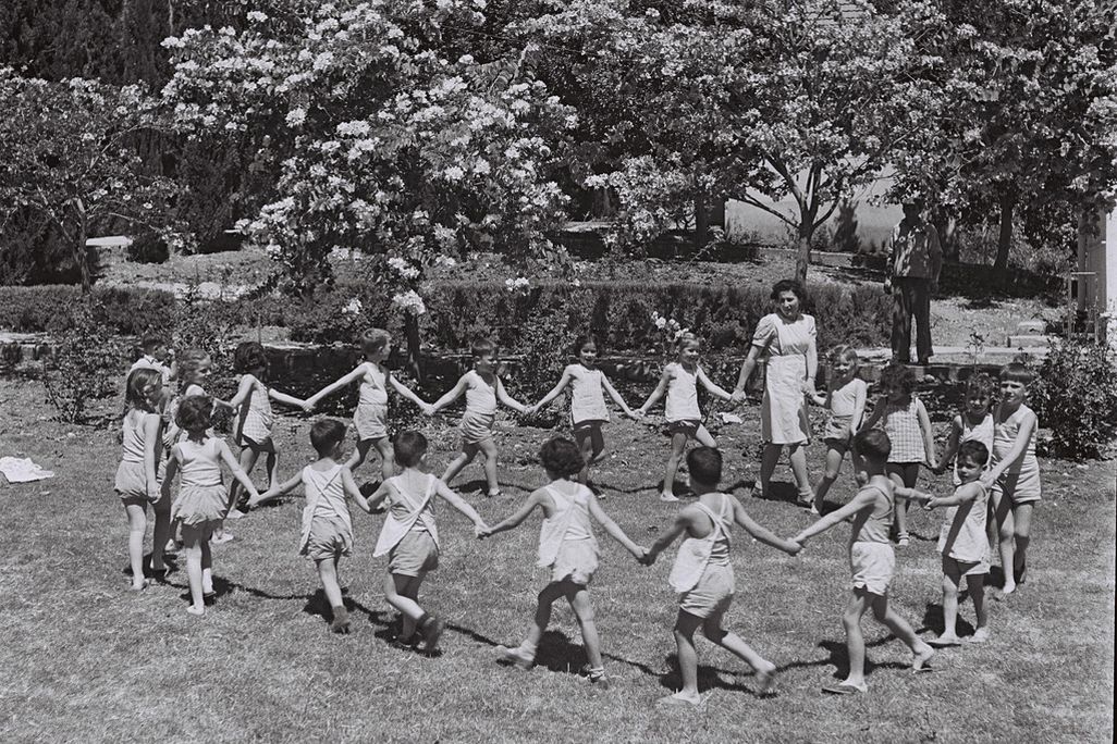 children dancing
