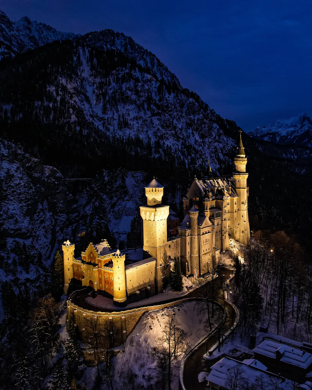 Explore 15 Captivating, Cool and Classic Castles