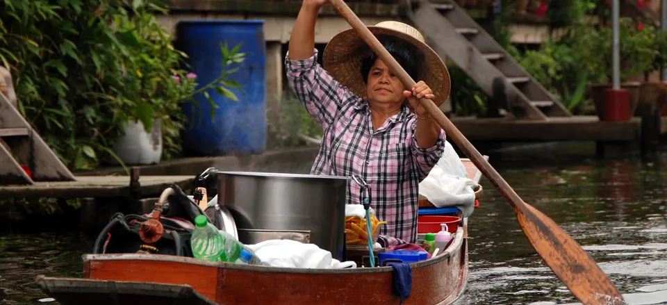  Rural floating markets are a great way of observing river life 