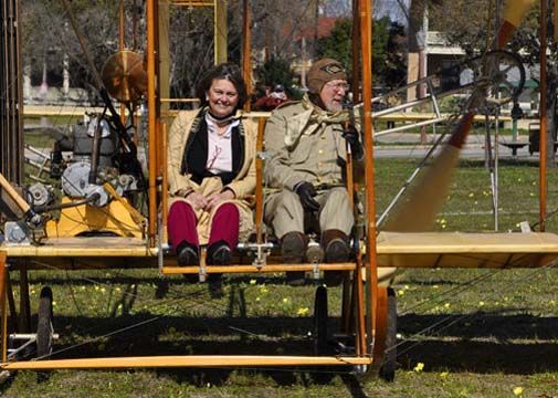Wright Flyer replica on ground-505.jpg