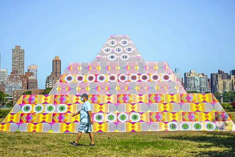 sculpture parks-mobile.jpg