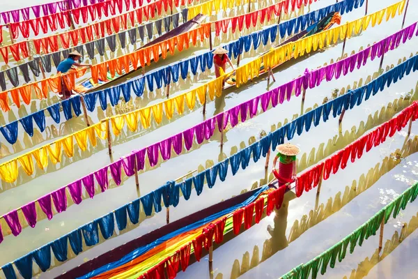 A Tapestry of Colors on Inle Lake thumbnail