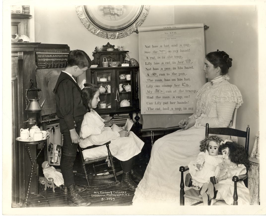 Mina at Glenmont with her children Madeleine and Charles, circa 1900