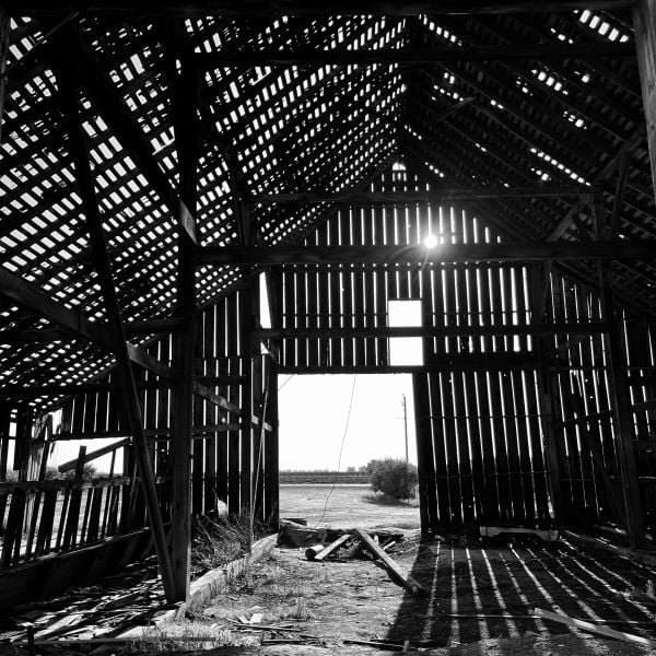 An old barn weathers away in California's San Joaquin Valley thumbnail
