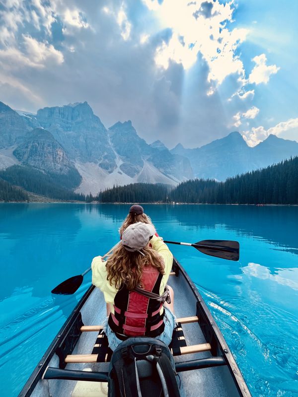 Paddling across Moraine Lake thumbnail