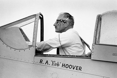 Representing North American Aviation, Hoover first appeared on the airshow circuit in the 1950s flying a Mustang. 