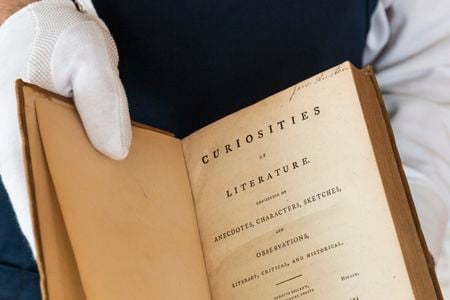 Jane Austen&#39;s signature is on the title page of the book.