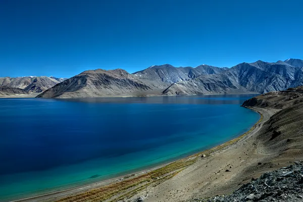 BEAUTY OF PANGONG LAKE IN LADAKH thumbnail