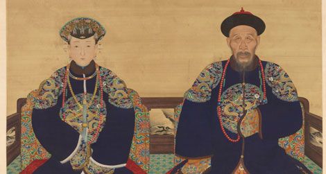 A hanging scroll painting depicts Yinti, Prince Xun (1688-1755) and his wife.