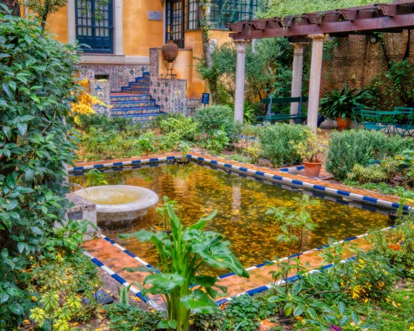 The garden of the Sorolla Museum, Madrid, Spain thumbnail