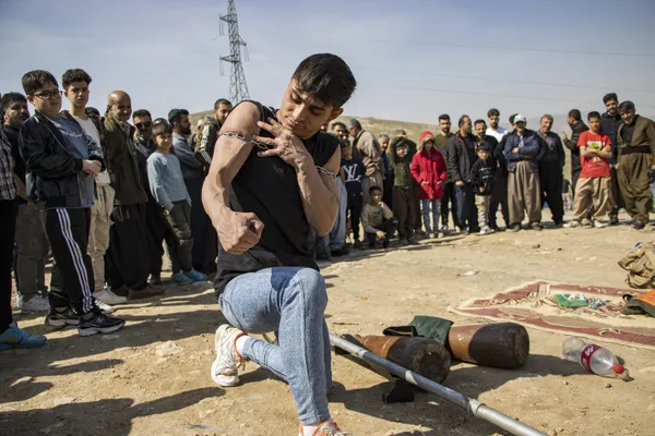 A street athlete who breaks chains. thumbnail