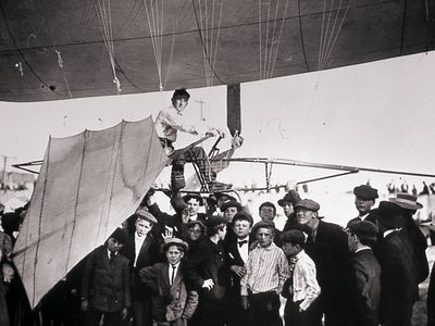 Because Baldwin was too heavy to pilot his airship, he hired L. Guy Mecklem  to row it aloft. After six months, Mecklem felt he was just a “flunky,” and the two parted ways.
