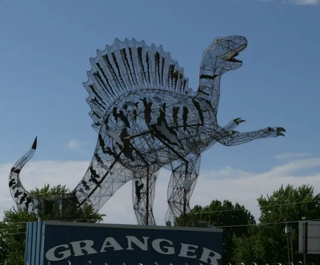 Wire Spinosaurus, Granger, Washington