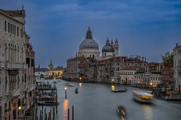 Dusk on Akademie Bridge, Venice thumbnail
