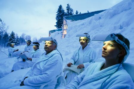 A light therapy session in a German clinic.
