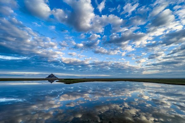 Mont Saint-Michel among clouds thumbnail