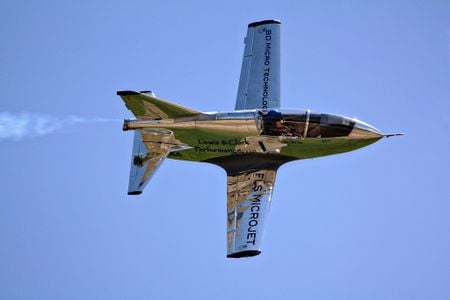 Bede jets fly again! A-10 Air National Guard pilot Justin Lewis (opposite, top) zooms at last year’s EAA AirVenture.

