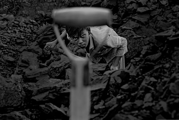 WORKING BOY THROUGH SHOVEL thumbnail