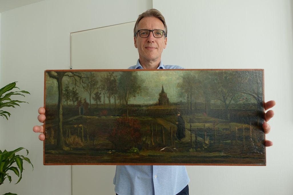 Brand with painting