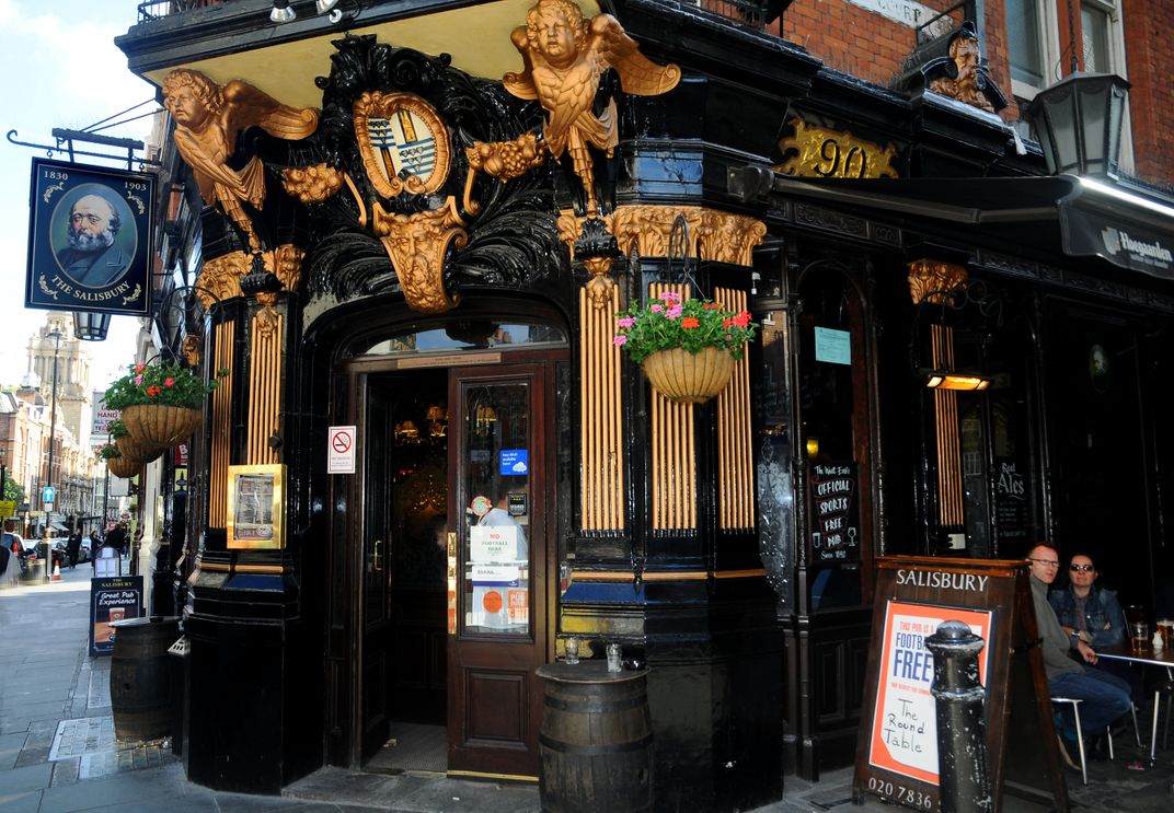 Traditional pub in London