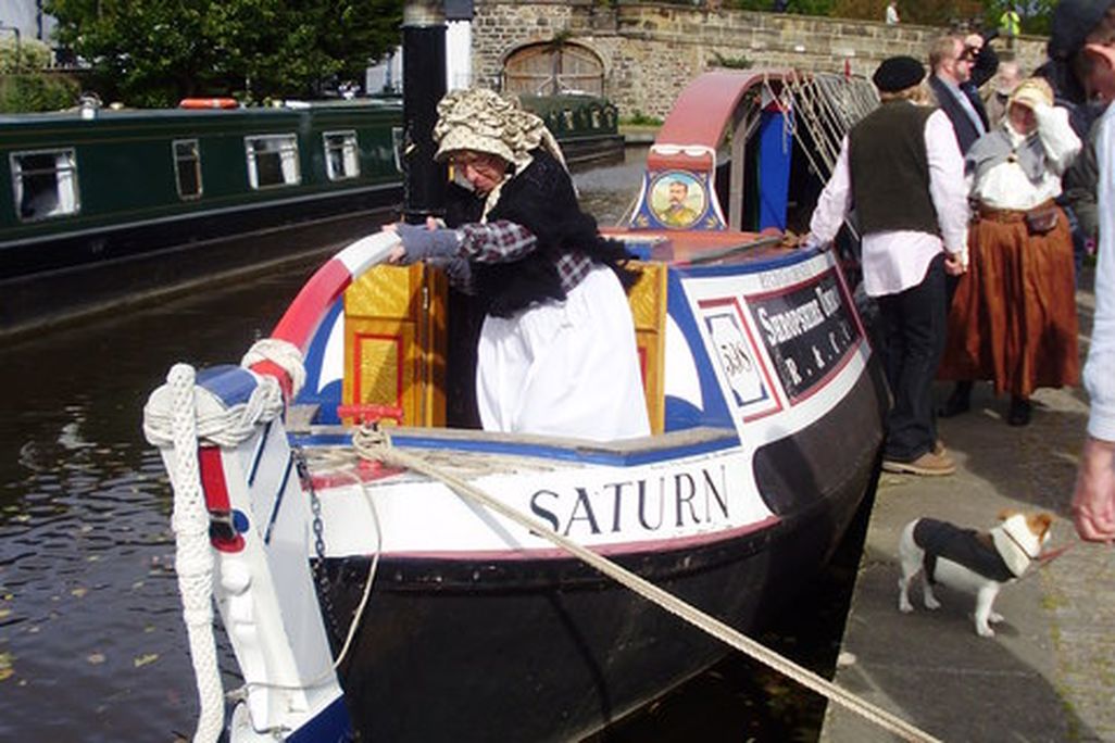 Saturn, a restored 1906 fly-boat